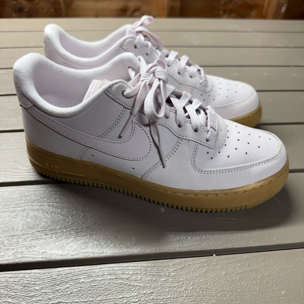 Light pink/purple Nike sneakers